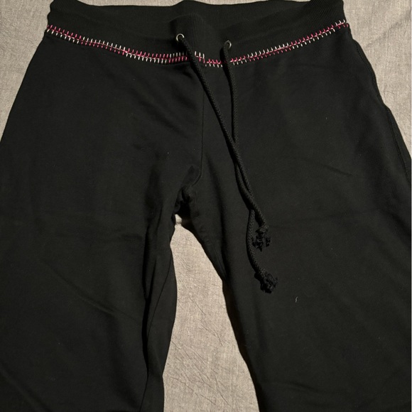 Black women’s sweat suit. - Picture 6 of 7